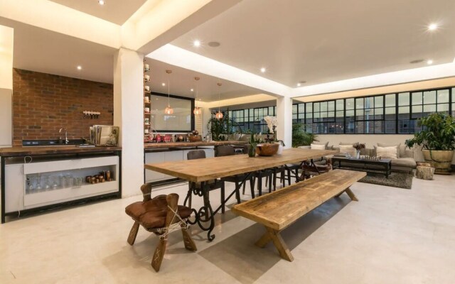 2nd Floor Fox Street Studios