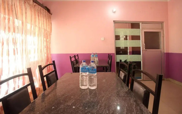 OYO 366 Hotel Anmol