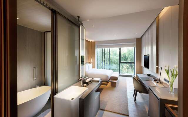 Joyze Hotel Xiamen, Curio Collection by Hilton