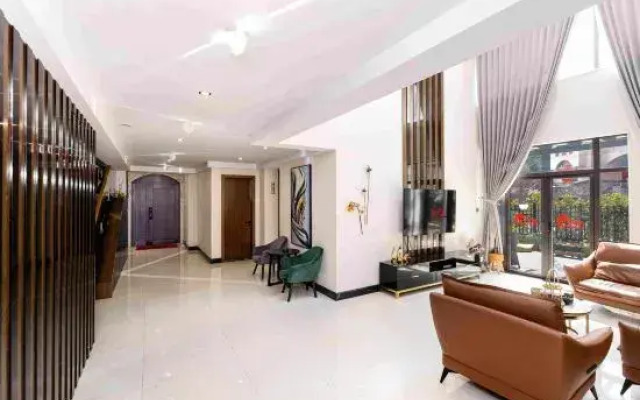 Yincaolu Lingfeng Bieyuan (Yulin Wonderland Store)