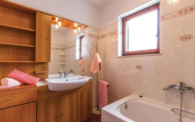 Stunning Home in Pula With Wifi and 5 Bedrooms