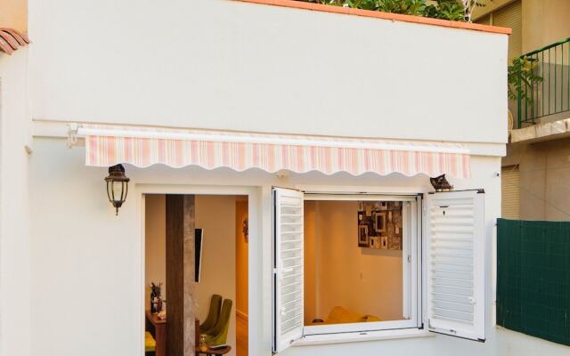 Enticing Holiday Home In Split Near Sea Beach