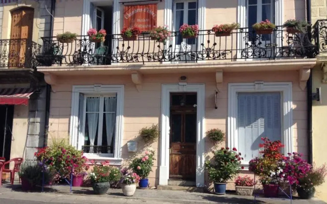 La Maison de la Riviere B&B