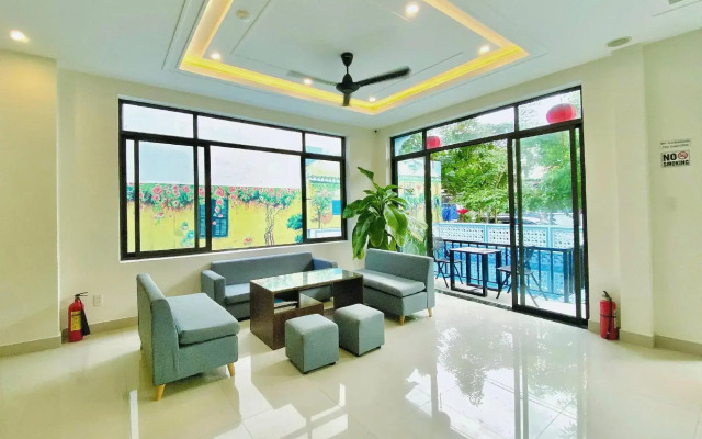 Grand Holiday Villa