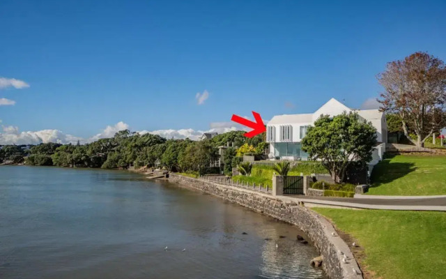 Harbour View - Westmere Holiday Apartment