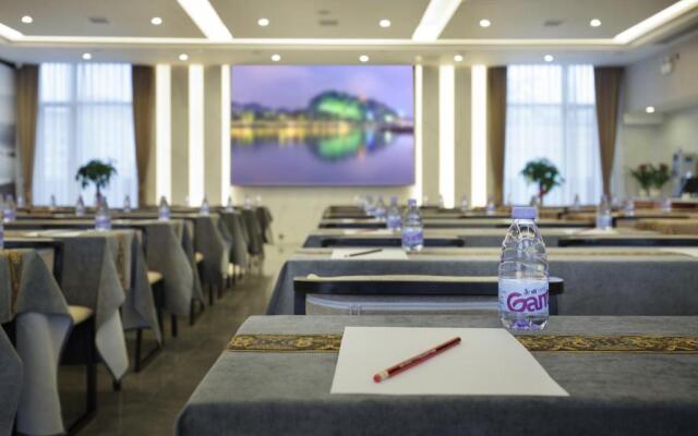 Wing Hotel Guilin - Central Square