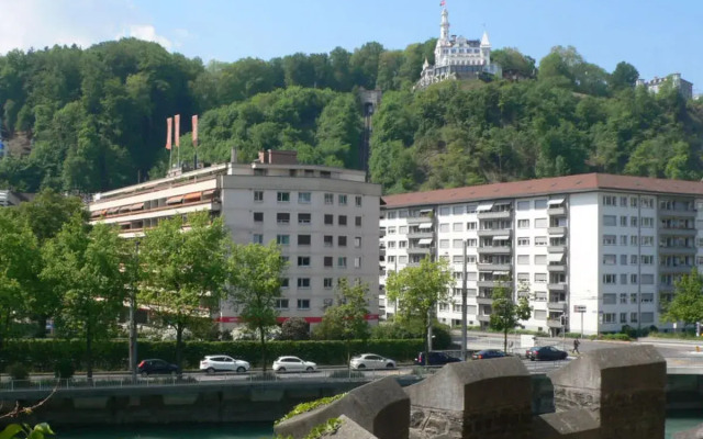 BHMS City Campus 28094