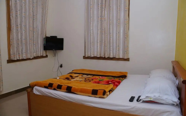 Hotel Godai Girikunj