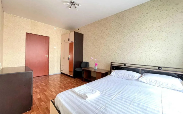 На Туристской