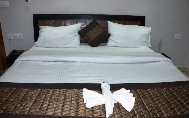 Maxfort Hospital Apartment