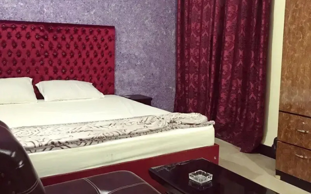 Hotel Second Home