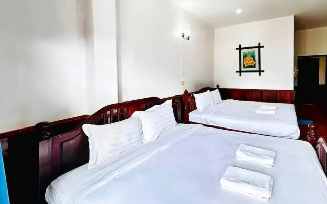 Domon Riverside Hotel