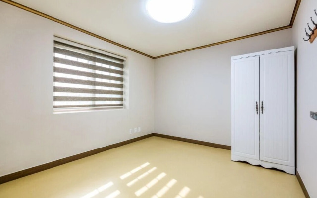 Gajok Pension