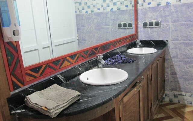 Tazerzit Hostel-Restau
