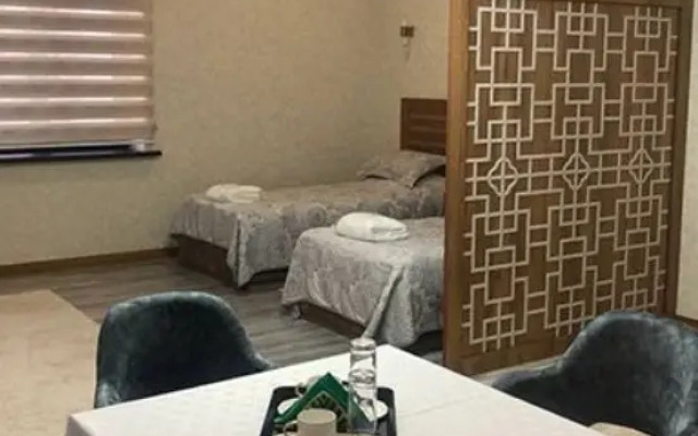 Чинабад Плаза