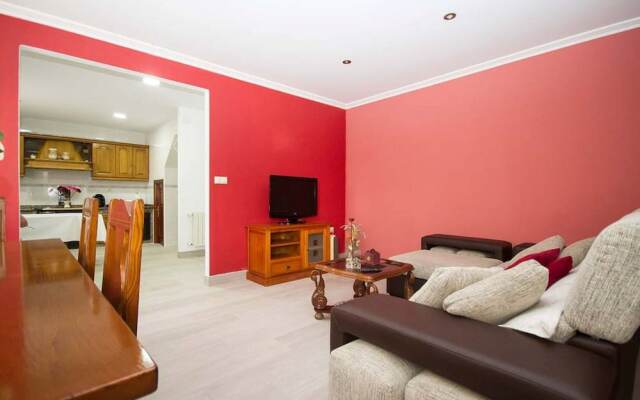 House - 3 Bedrooms with WiFi - 107748