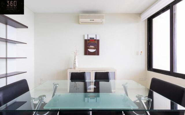 Unique Seafront 3BR, Sliema beach - AC & WiFi by 360 Estates