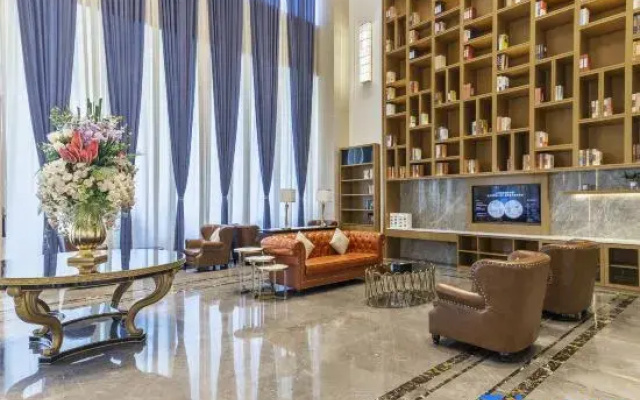 Vienna International Hotel (Zigong Lantern Park Fanhua Branch)