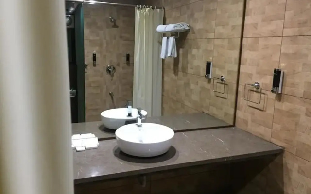 Hotel 3 Leaves Kolhapur