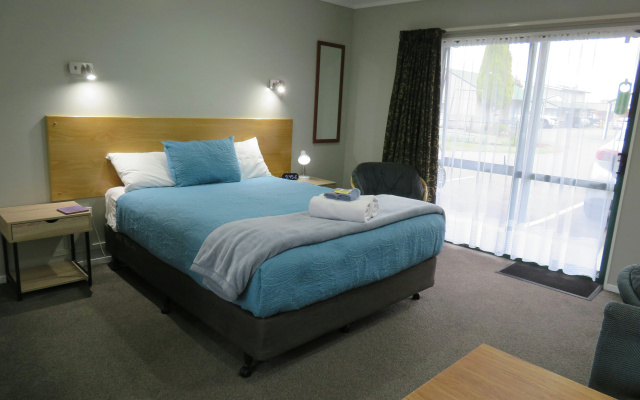 Commodore Court Motel – Guest Rooms – Blenheim