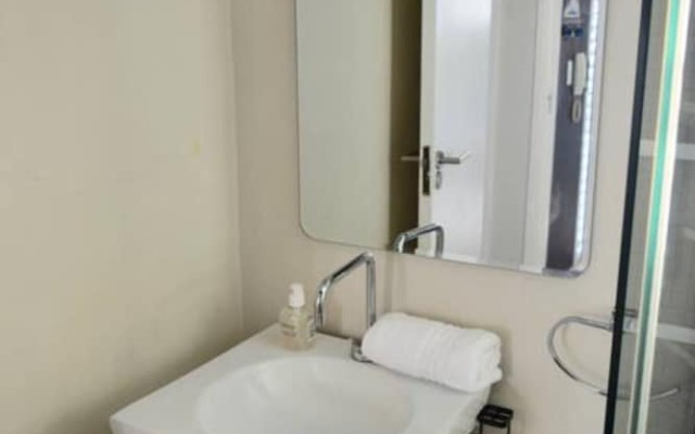 Modern 2 Bedroom Townhouse in Green Point