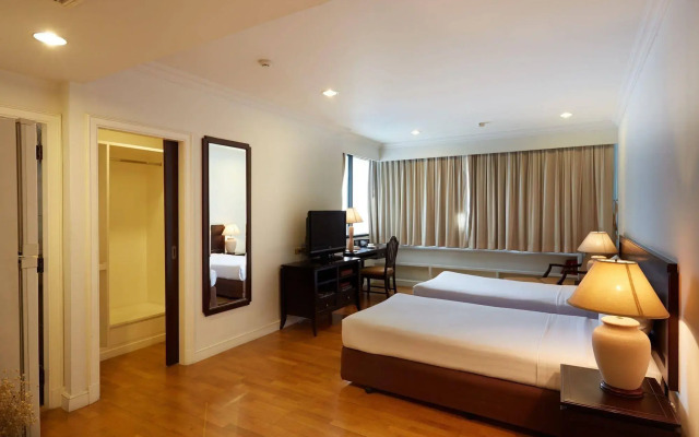 Riverine Place Hotel and Residence