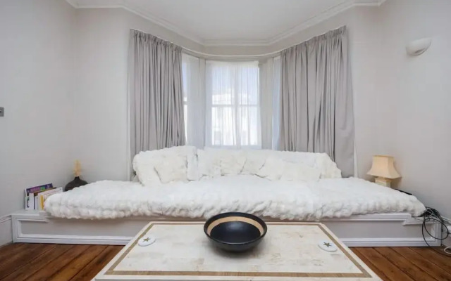 Host Stay St Aubyns Coastal Retreat