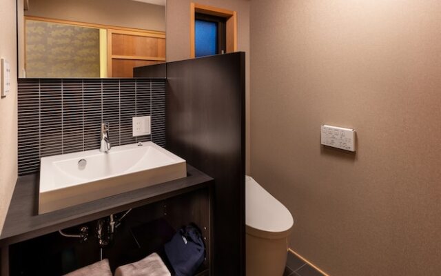 Kanade Kyotoekiminami