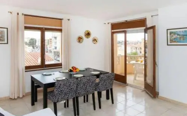 Apartment Policar