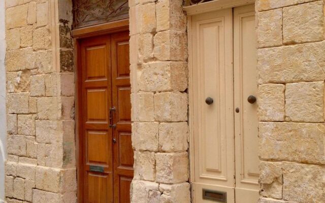 Lee's House Bed & Breakfast Sliema