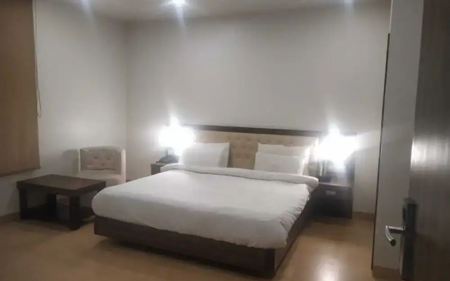 The Palm Hotel & Restaurant
