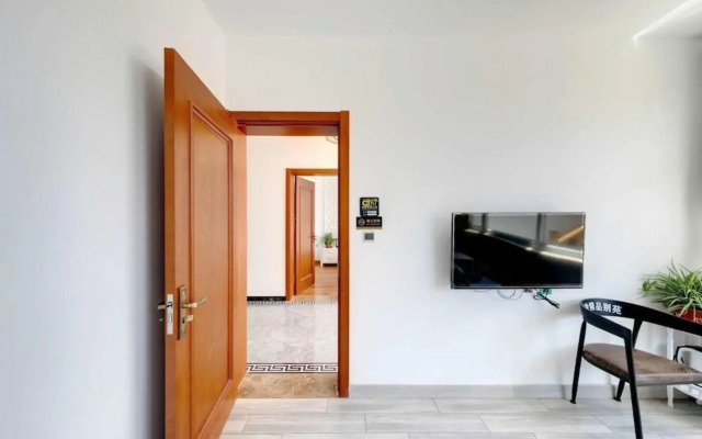 GuBei Water Town Revolution Hotel