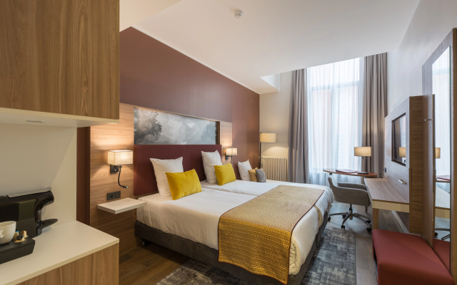 Leonardo Antwerpen Hotel - Image 7