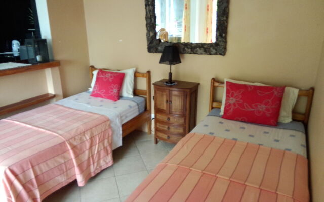 CHEZ LORNA 3 nights or plus