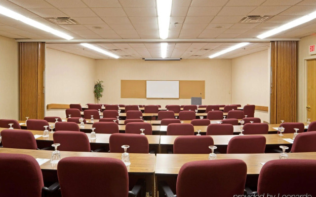 enVision Hotel & Conference Center Mansfield-Foxboro