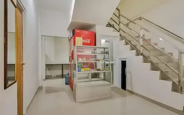 RedDoorz near Palembang Airport 2 - Hotel in Palembang - Photo 5