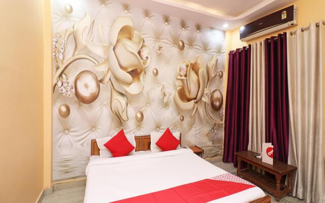 OYO 24571 Kamakshi Palace