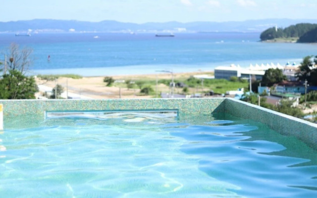 Pohang Uhil Camping Park Pension