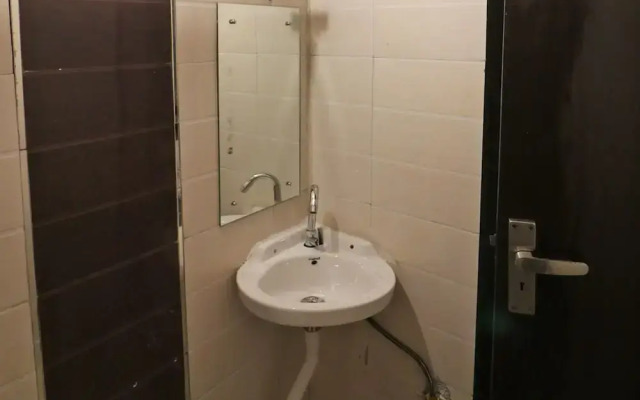 OYO 15763 Hotel Grand inn