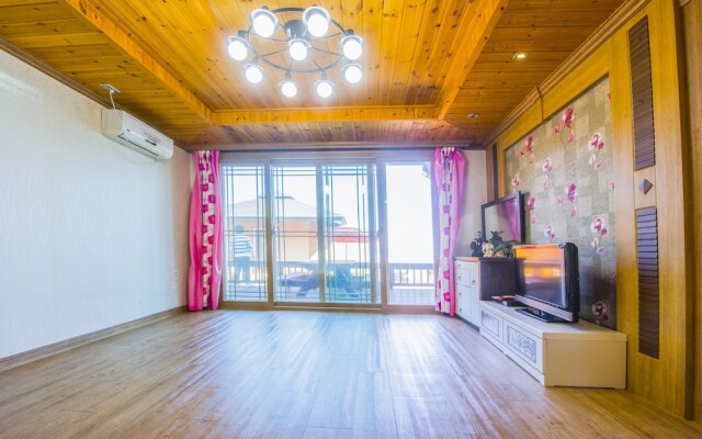 Geoje Sky Terrace Pension