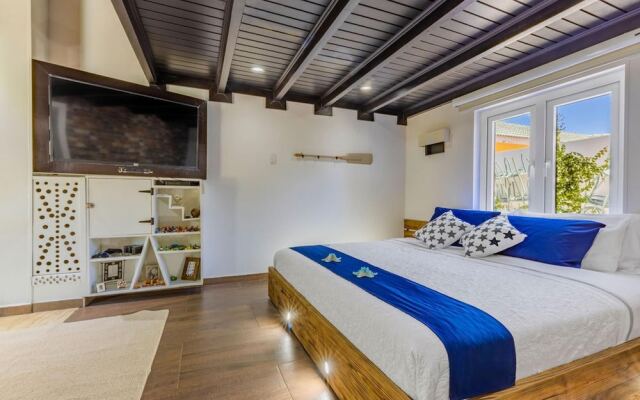 Private Retreat w 5 BR Spa Pool Jacuzzi