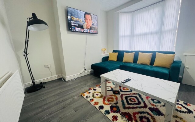 Remarkable 4-bed House in Bootle, Liverpool