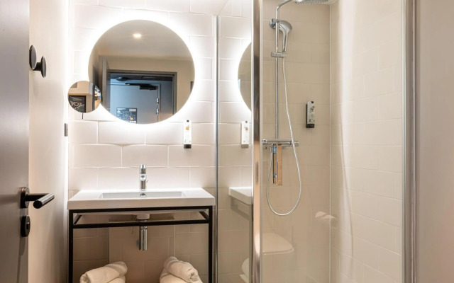 Best Western M-Treize Paris Asnieres