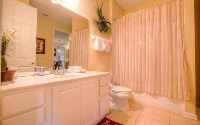 Orlando Escape 2 Bedroom Condo by RedAwning