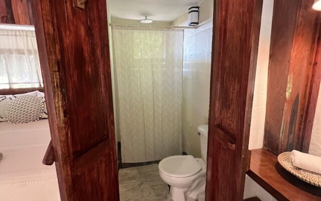 Villa Santuario Lake Front Oasis