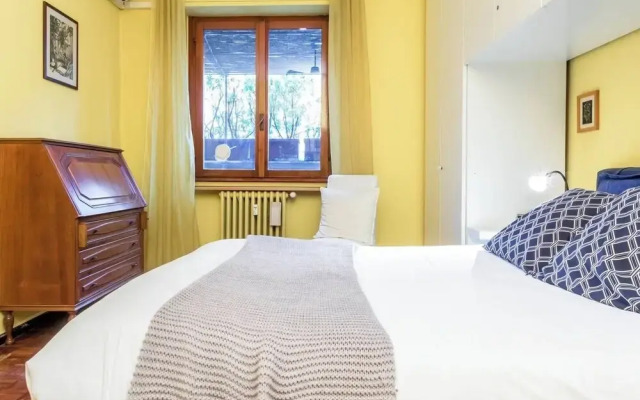 JOIVY Quiet Apt w Terrace in Beautiful Area