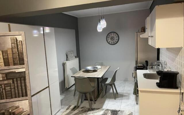 Central Modern Apartment Volos