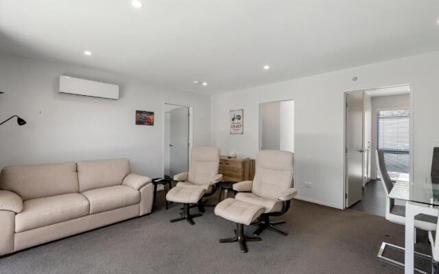 Cosy on Clissold - Christchurch City Centre Apartment