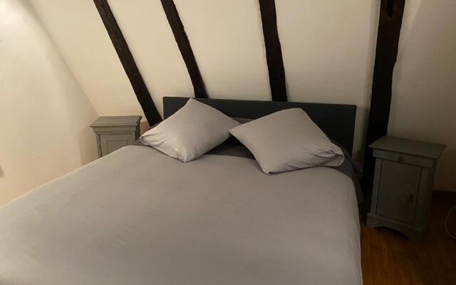 Traditional holiday home in Altillac with private pool