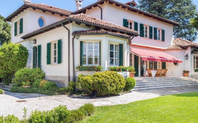 Stunning 6-bed Private Villa With Pool Near Venice